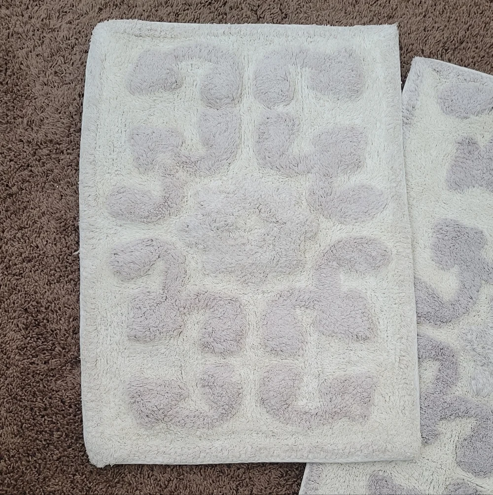 Elegant Gray Bath Mat Set